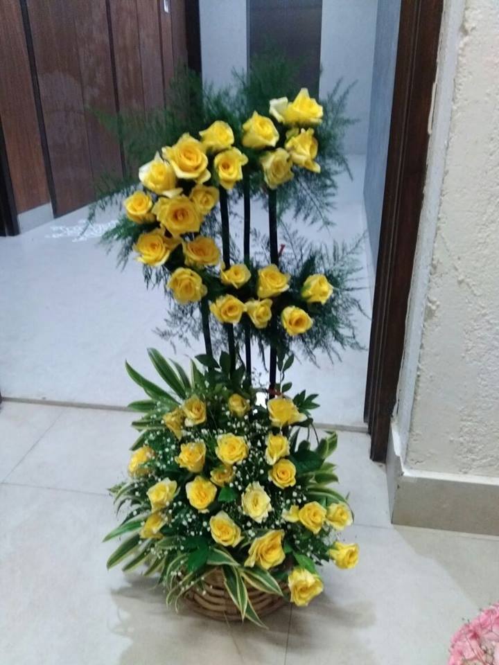 Two Tier Arrangement delivery in Faridabad